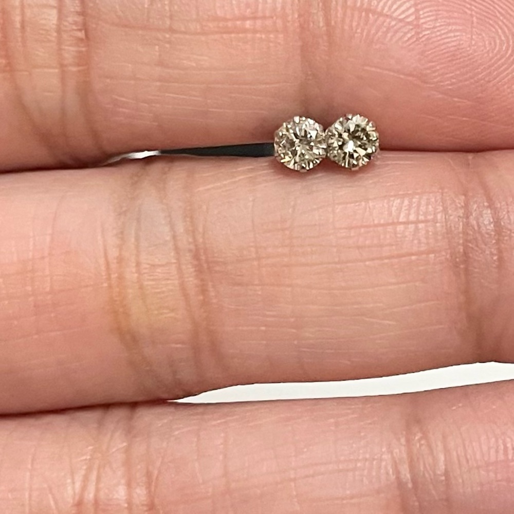 0.50ct total natural diamond earrings Certificate provided